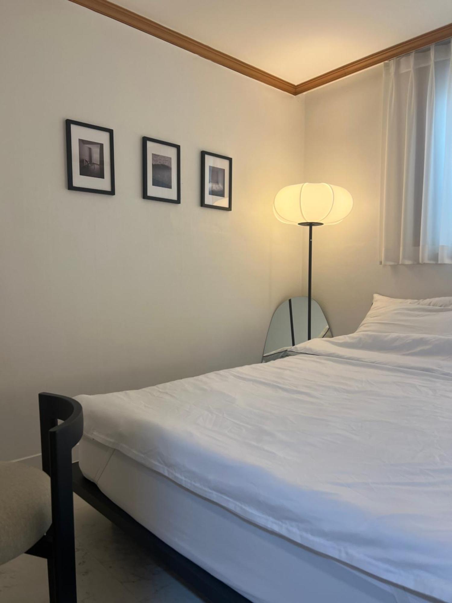New Line 2 5 Minutes From Bongcheon Station 6 Minutes By Airport Bus 2 Up To 5 People * Seoul