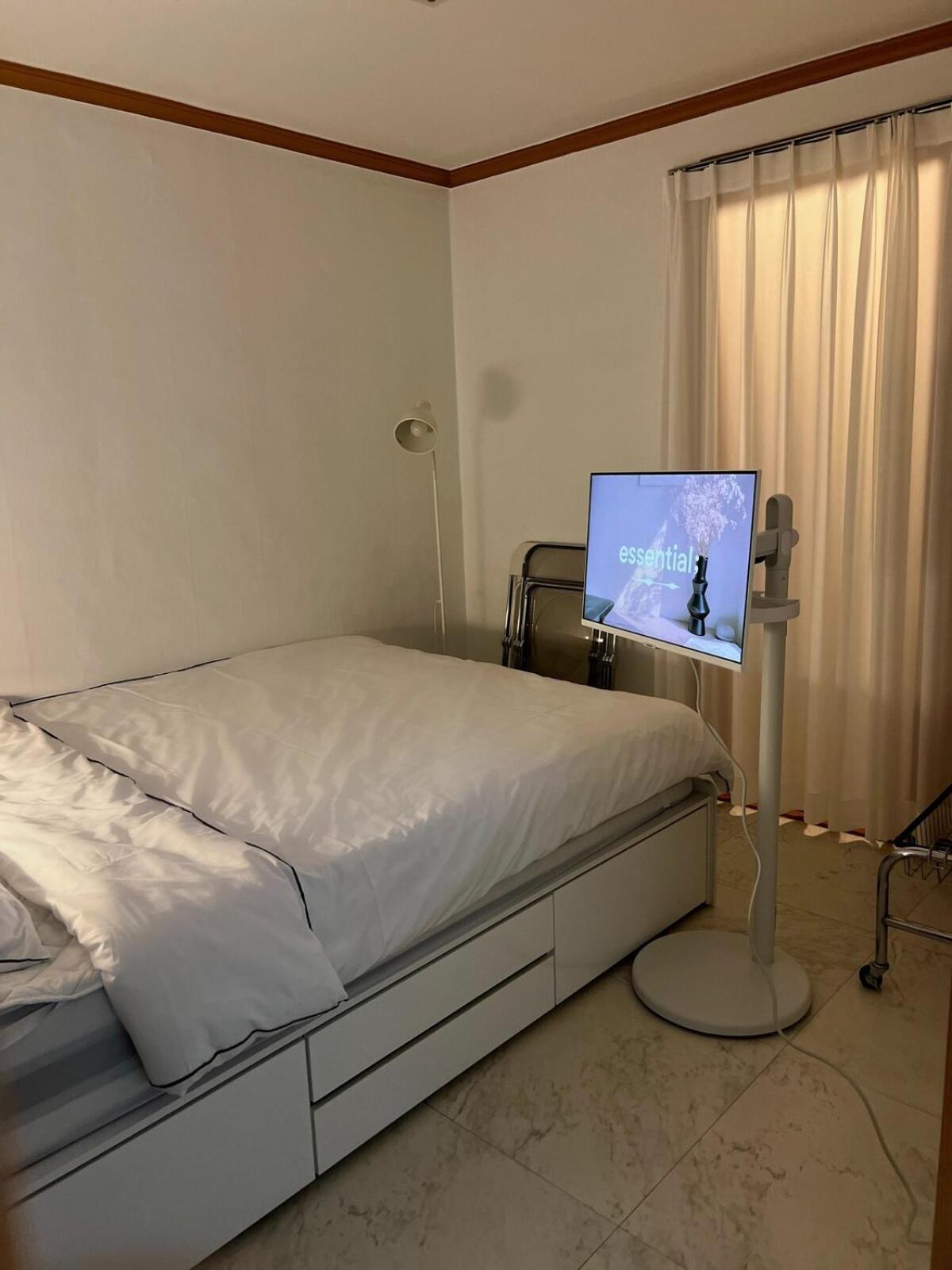 New Line 2 5 Minutes From Bongcheon Station 6 Minutes By Airport Bus 2 Up To 5 People Apartment